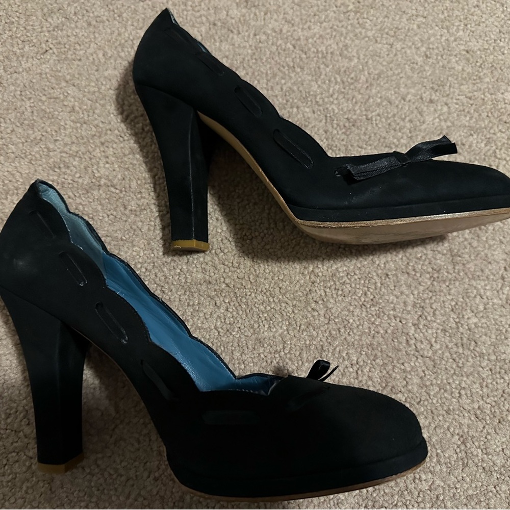 Marc by Marc Jacobs vintage suede pumps
